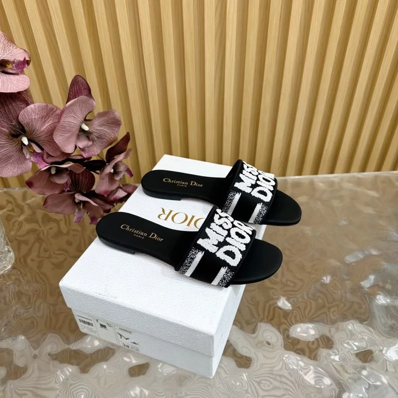 Christian Dior Slippers Compact 21452