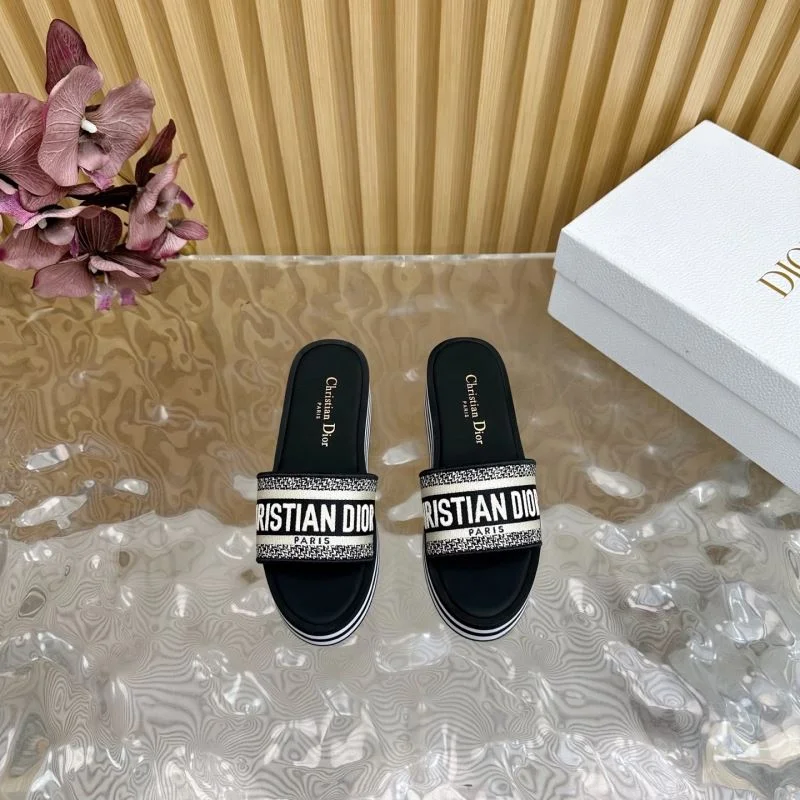 Supportive Christian Dior Slippers 21441