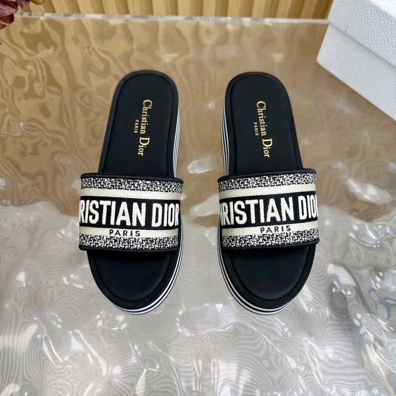 Supportive Christian Dior Slippers 21441