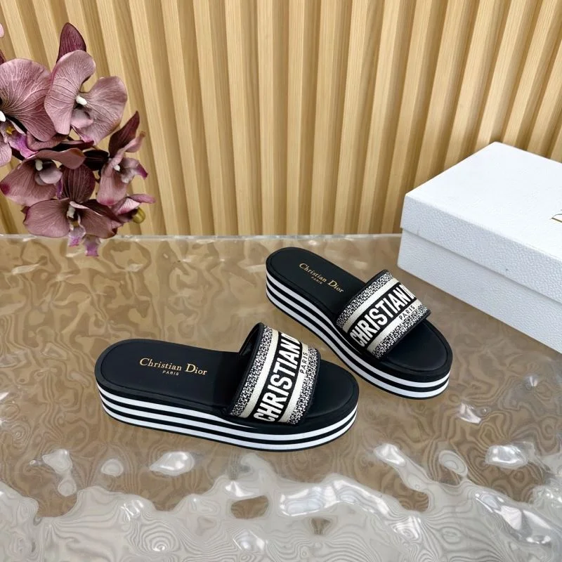 Supportive Christian Dior Slippers 21441