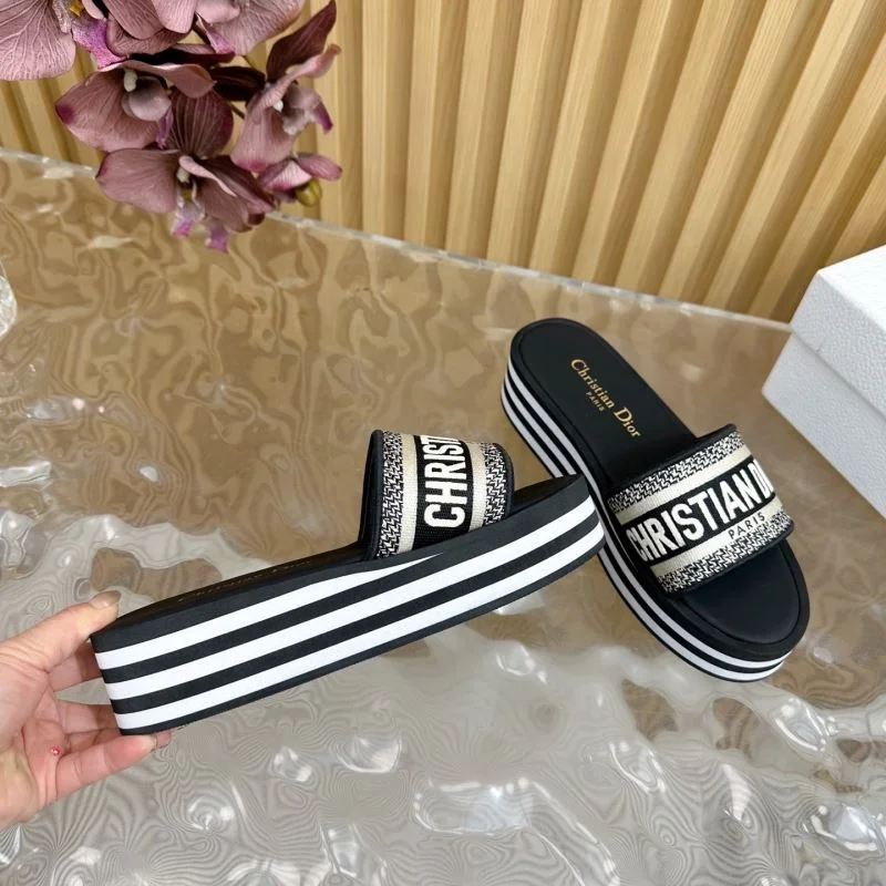 Supportive Christian Dior Slippers 21441
