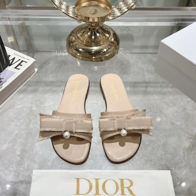 Trendsetting Christian Dior Slippers 21431