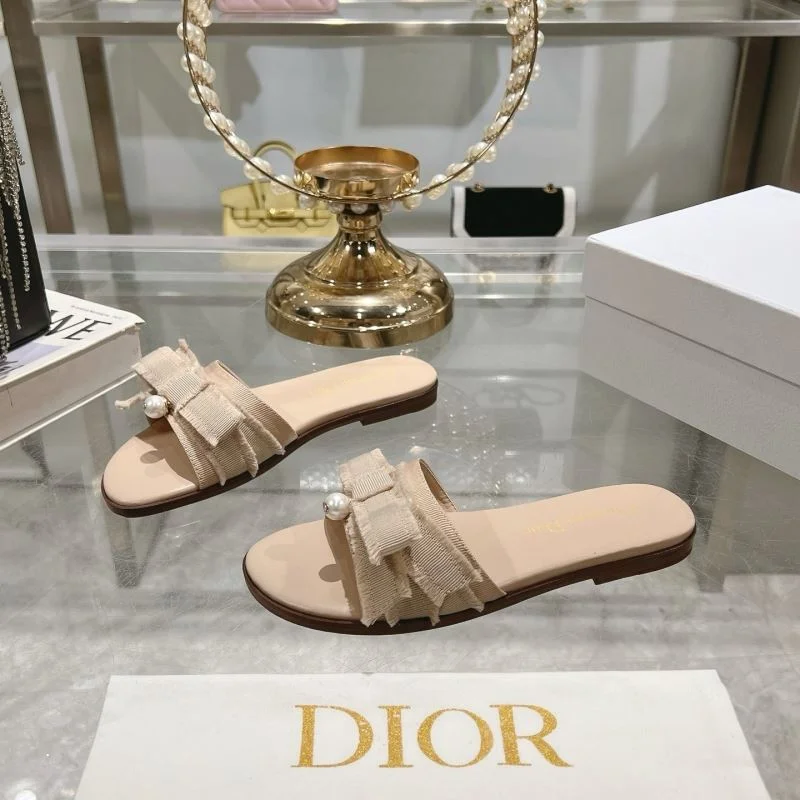 Trendsetting Christian Dior Slippers 21431