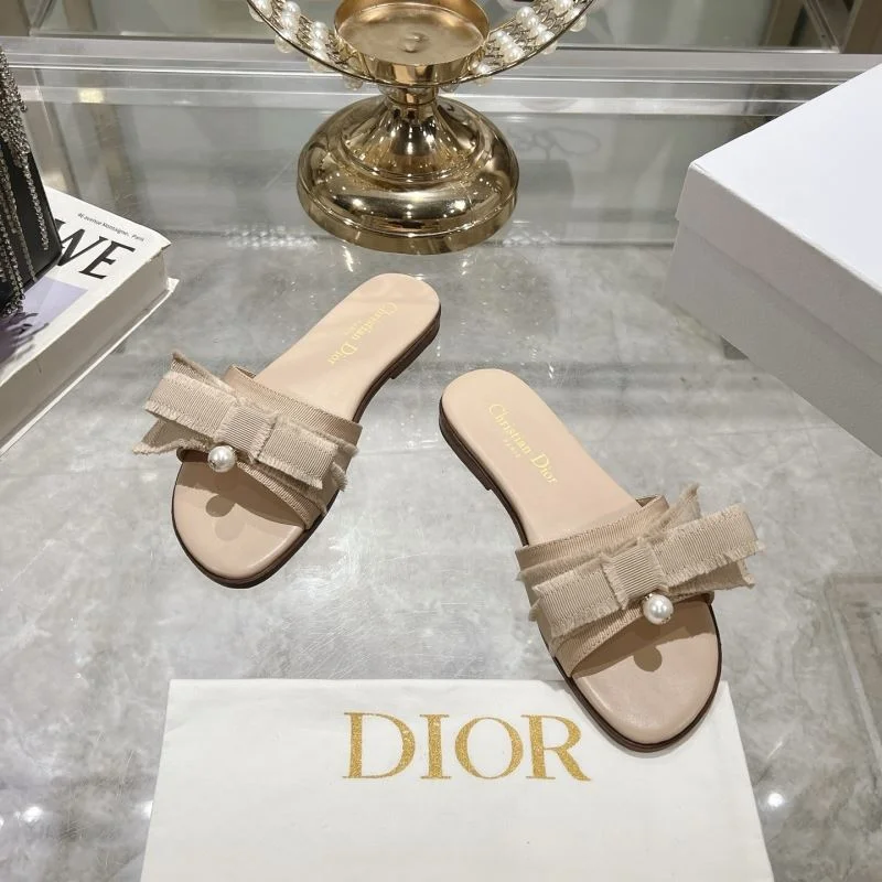 Trendsetting Christian Dior Slippers 21431