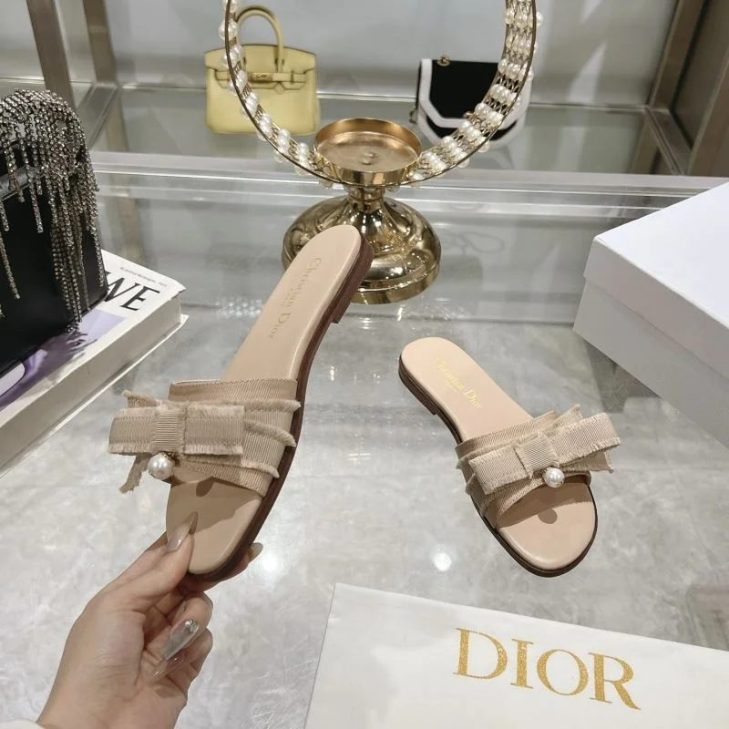 Trendsetting Christian Dior Slippers 21431