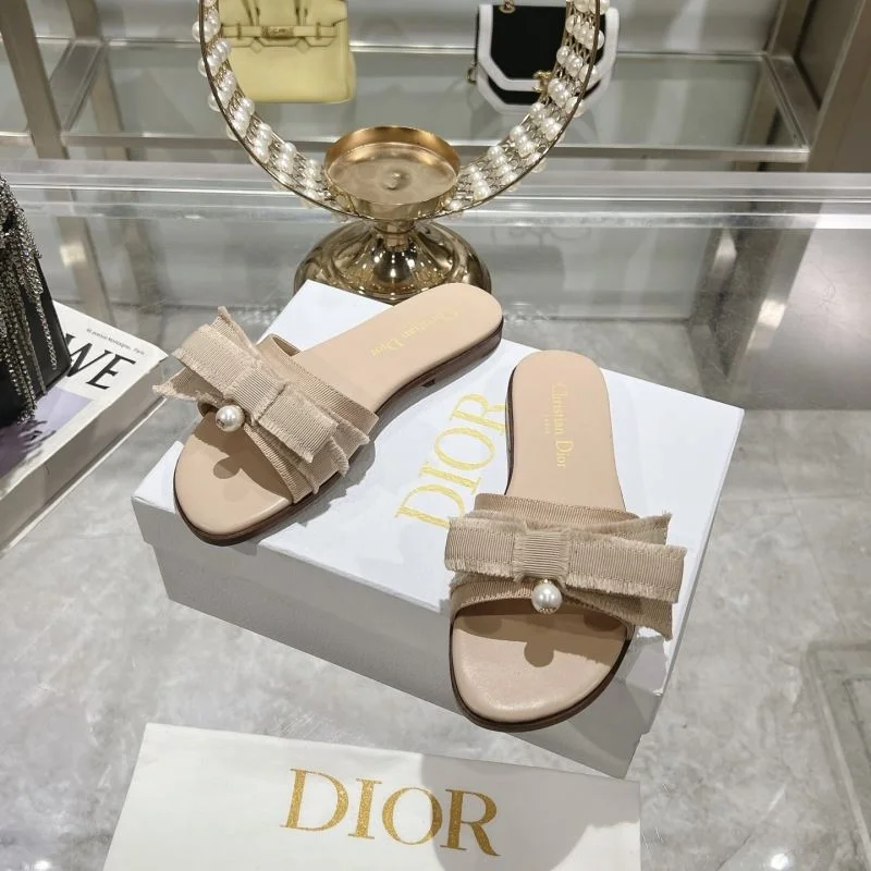 Trendsetting Christian Dior Slippers 21431