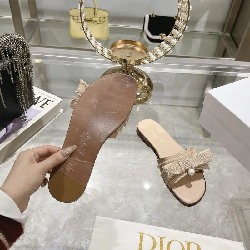Trendsetting Christian Dior Slippers 21431