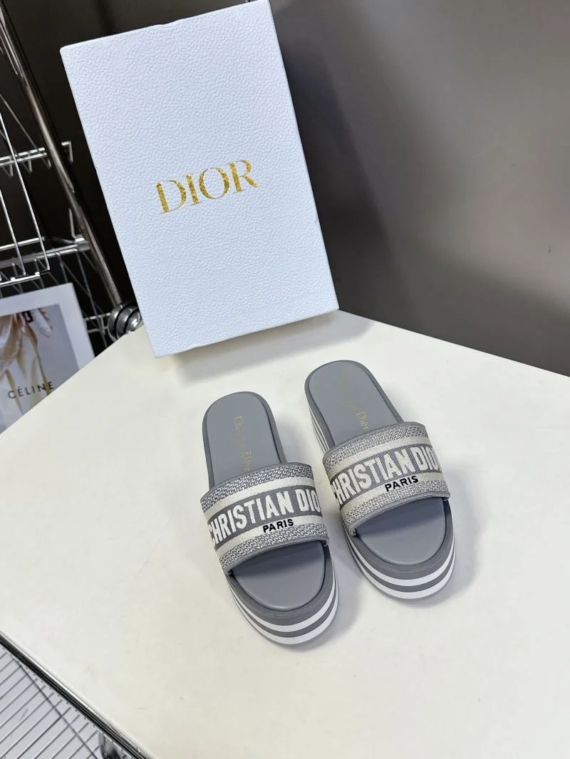 Elegant Christian Dior Slippers 21388