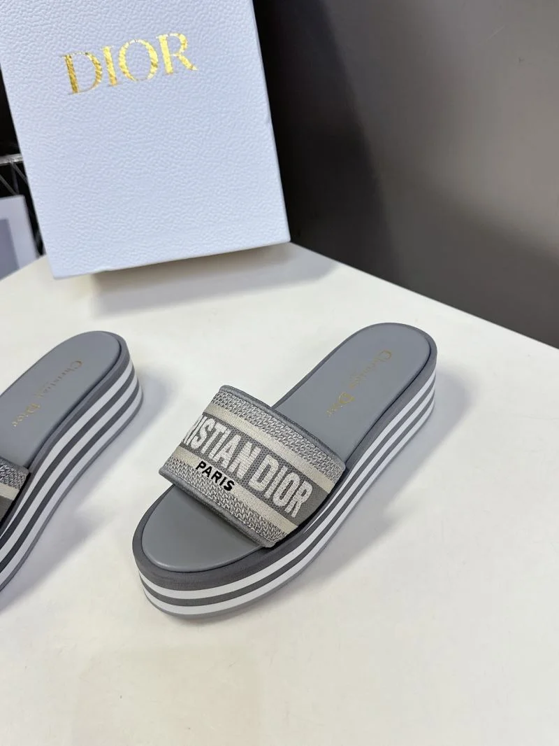 Elegant Christian Dior Slippers 21388
