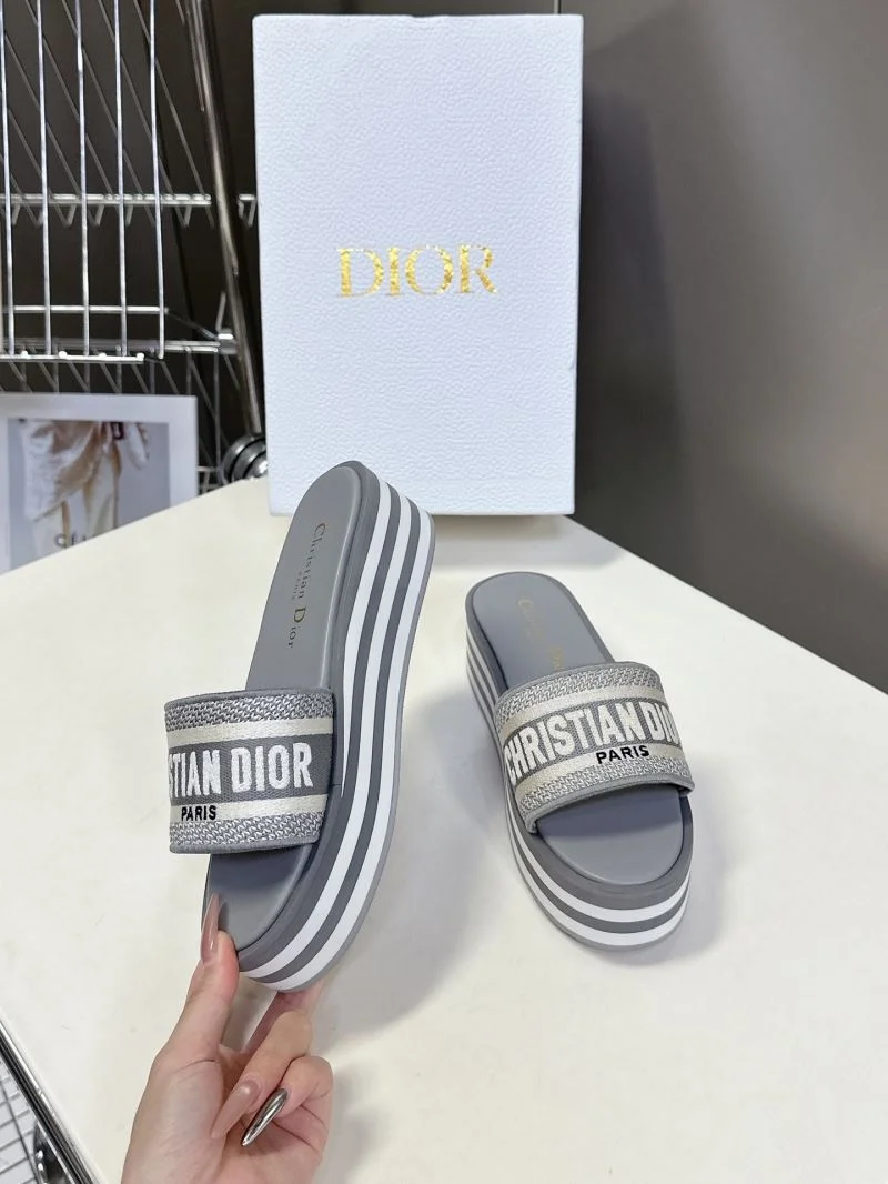 Elegant Christian Dior Slippers 21388