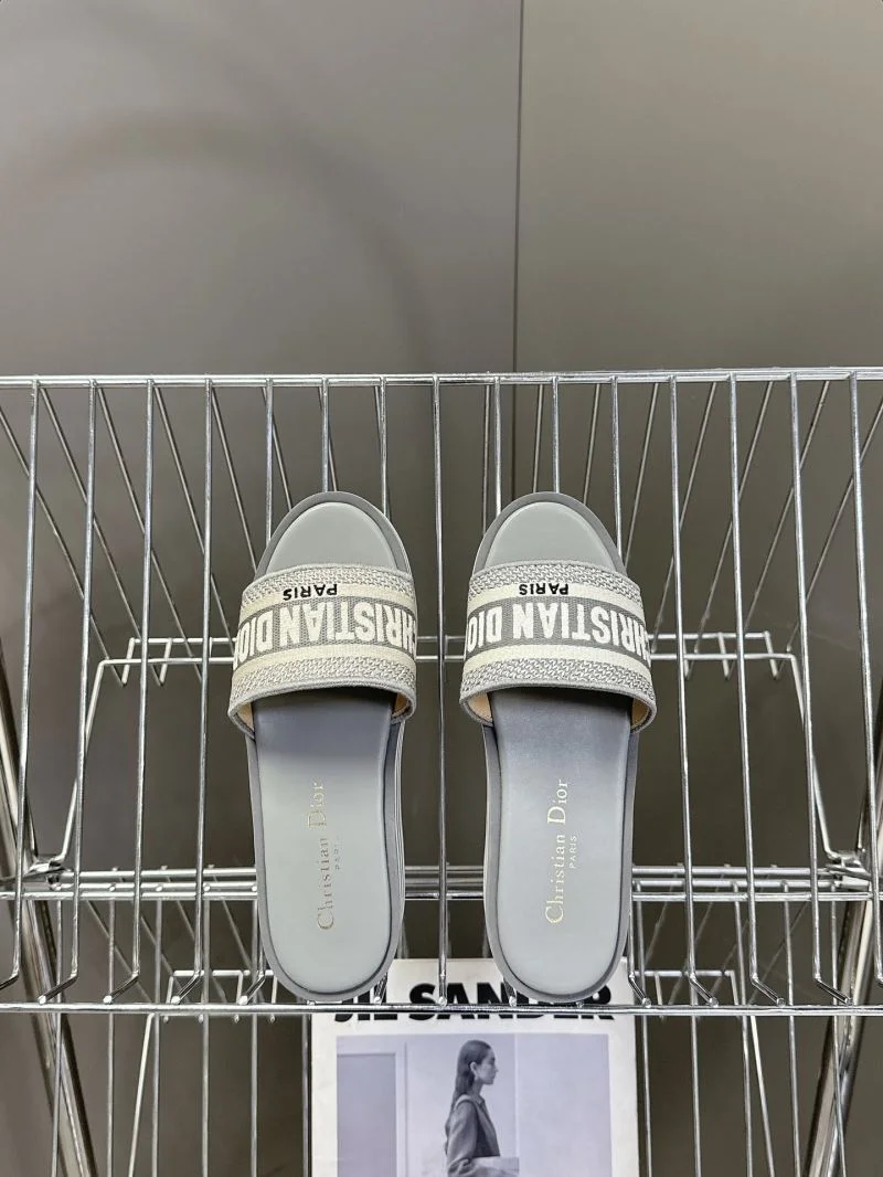 Elegant Christian Dior Slippers 21388
