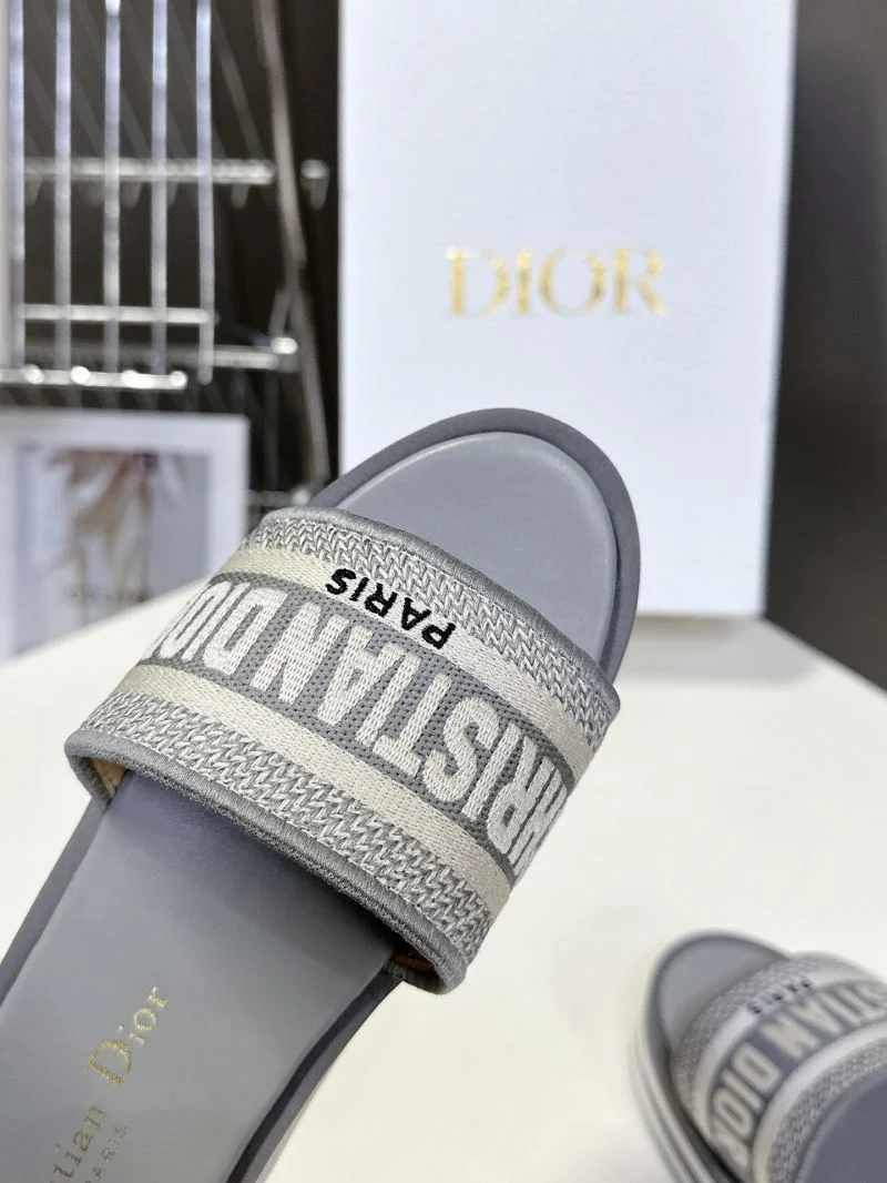 Elegant Christian Dior Slippers 21388