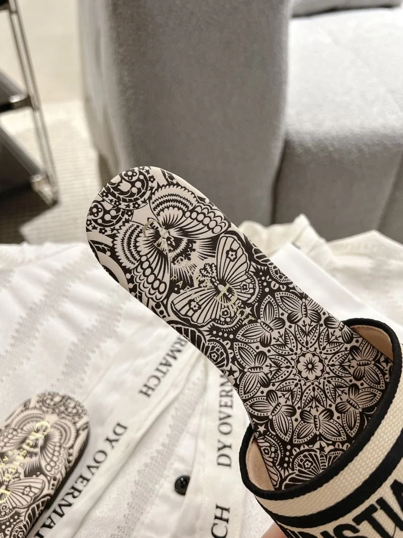 Christian Dior Slippers Refined 20850