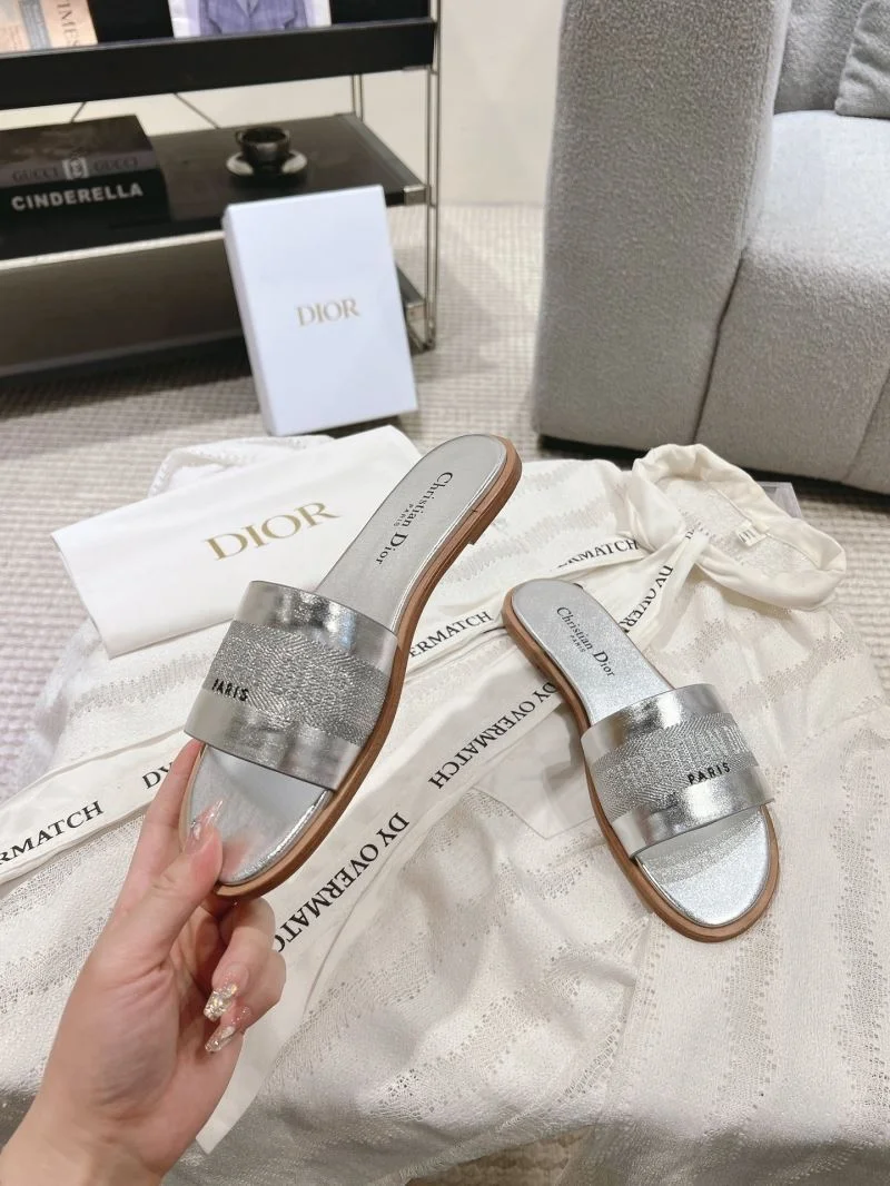 Versatile Christian Dior Slippers 20815