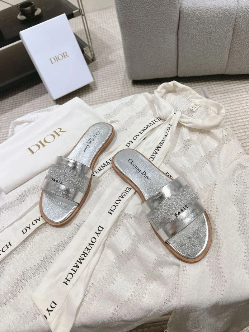 Versatile Christian Dior Slippers 20815