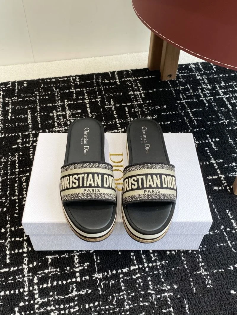Effortless Christian Dior Slippers 20808