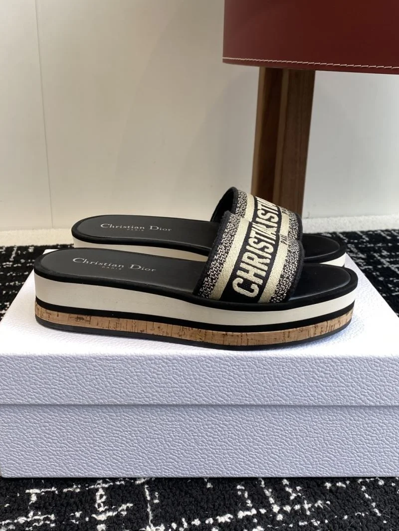 Effortless Christian Dior Slippers 20808