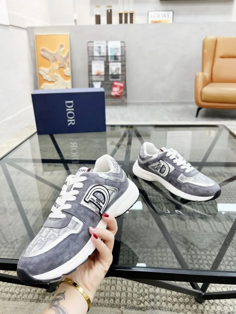 Sleek Christian Dior Sneaker 20506