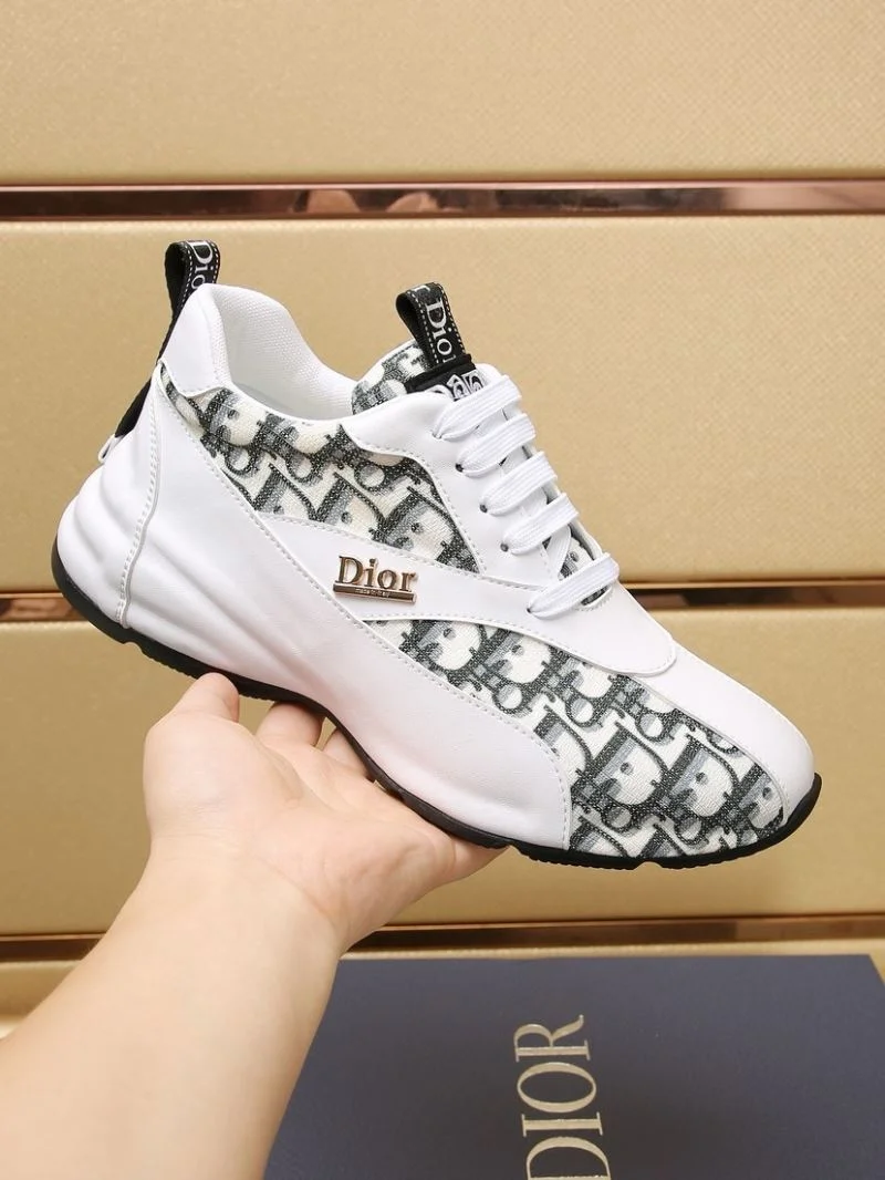 Effortless Christian Dior Sneaker 20561