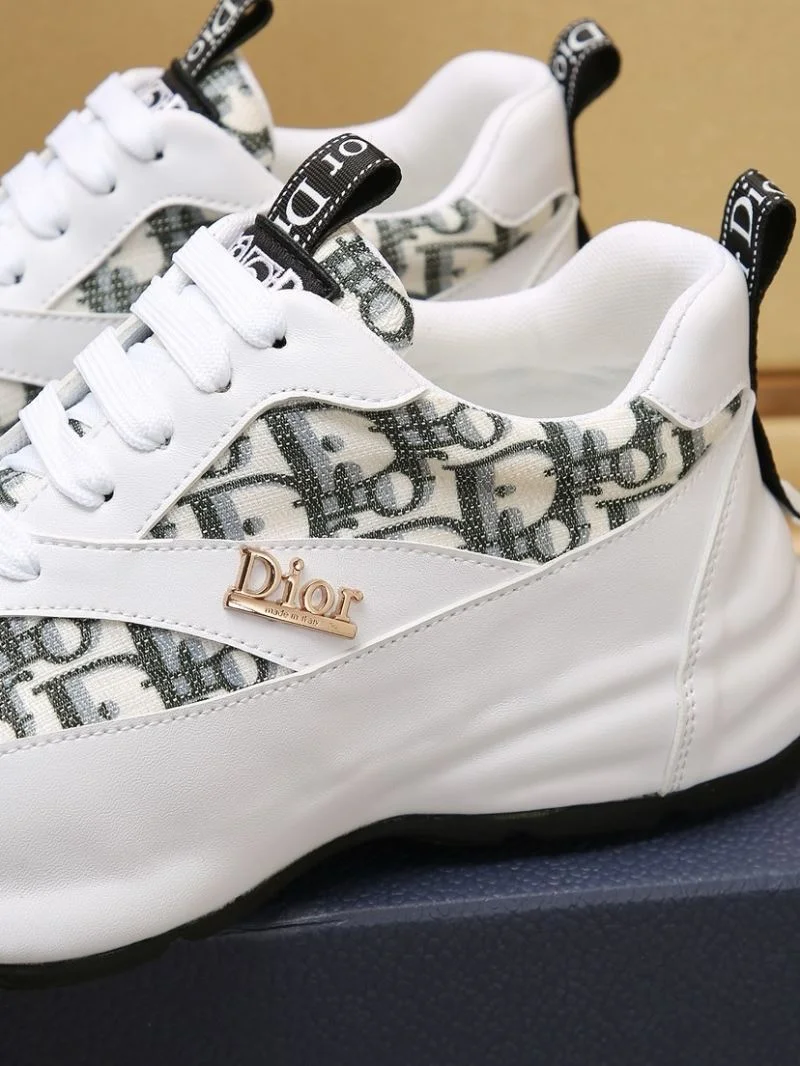 Effortless Christian Dior Sneaker 20561