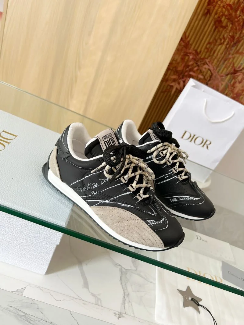 Functional Christian Dior Sneaker 20460