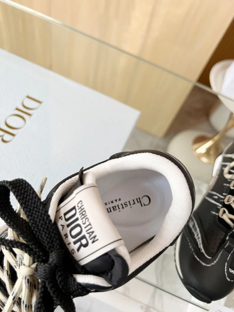 Functional Christian Dior Sneaker 20460