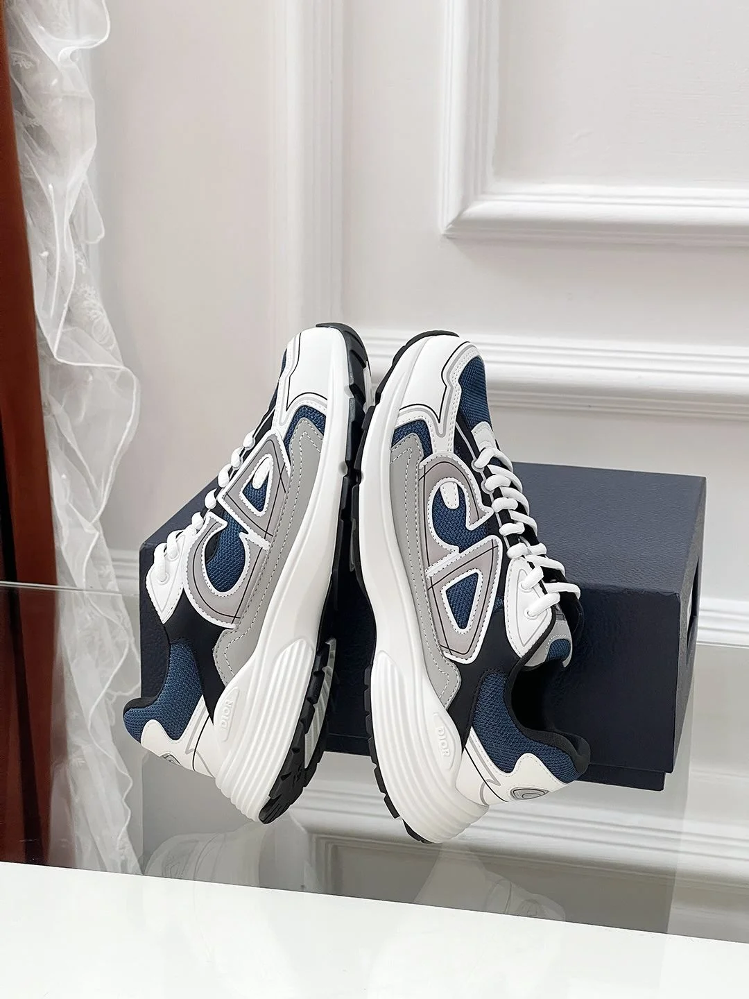 Sustainable Christian Dior Sneaker 21105