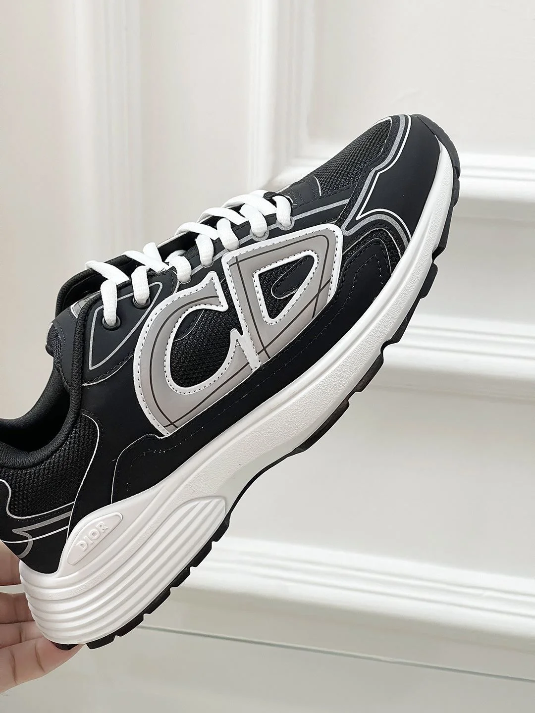 Versatile Christian Dior Sneaker 21097