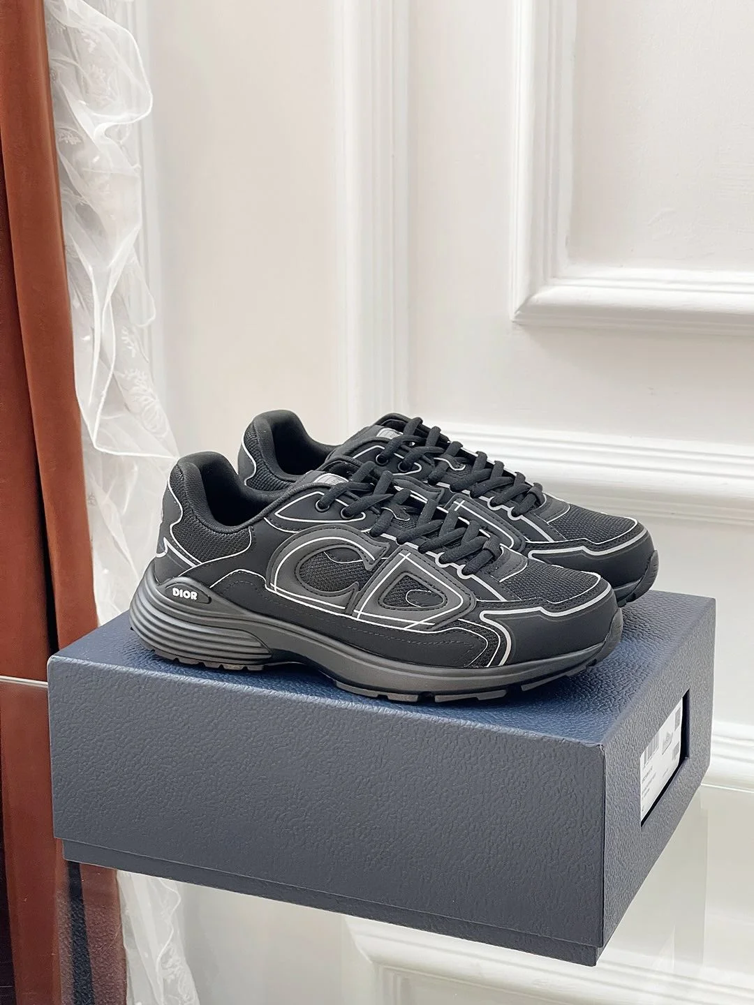 Youthful Christian Dior Sneaker 21098