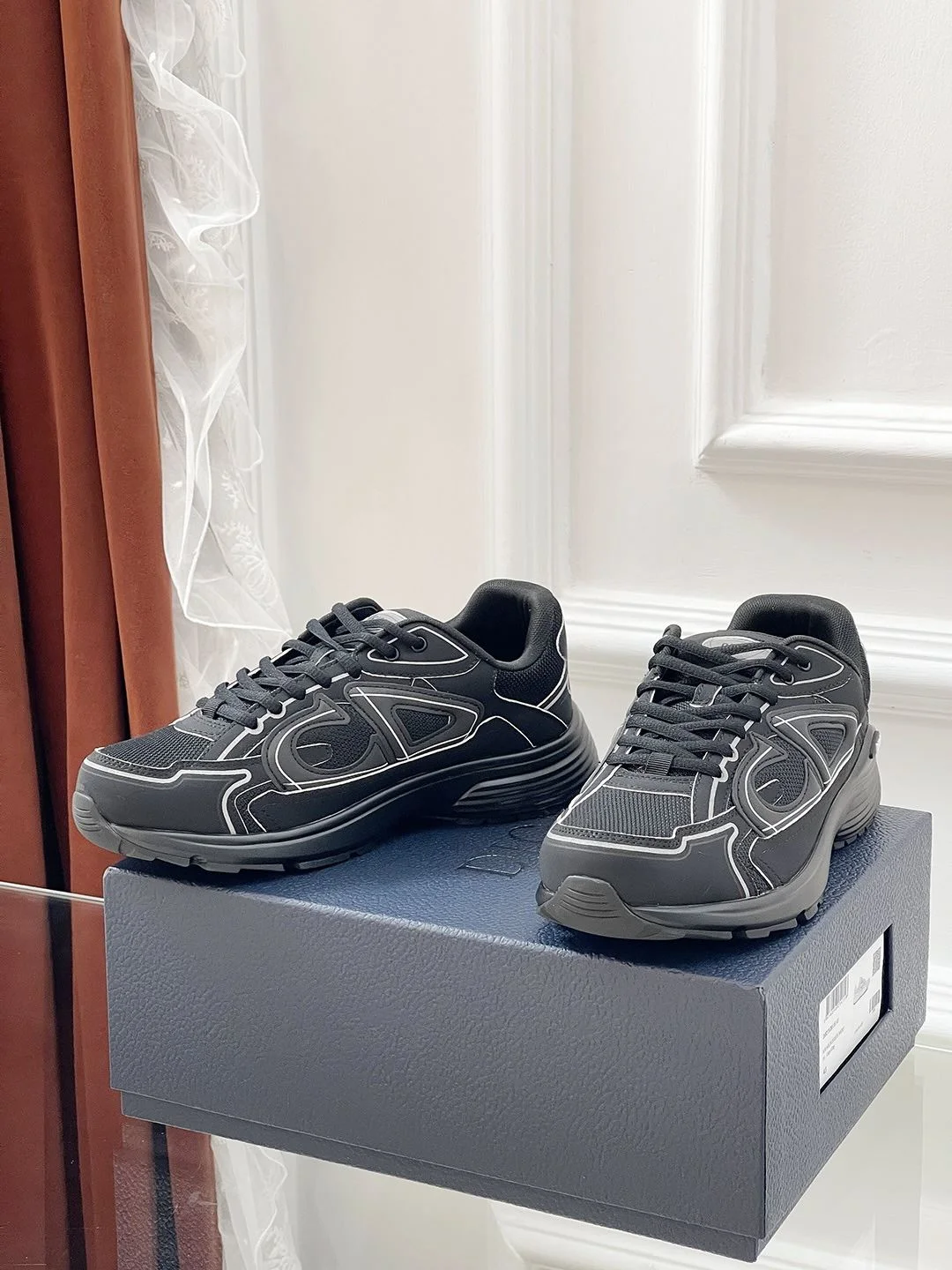 Youthful Christian Dior Sneaker 21098