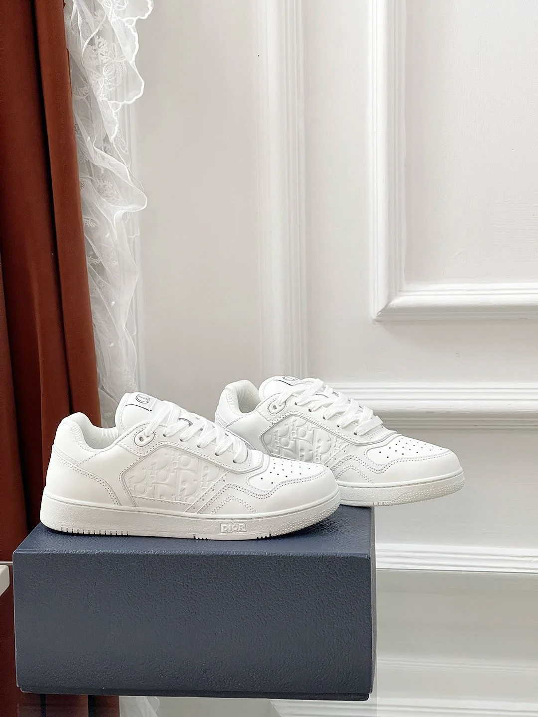 WrinkleFree Christian Dior Sneaker 21096
