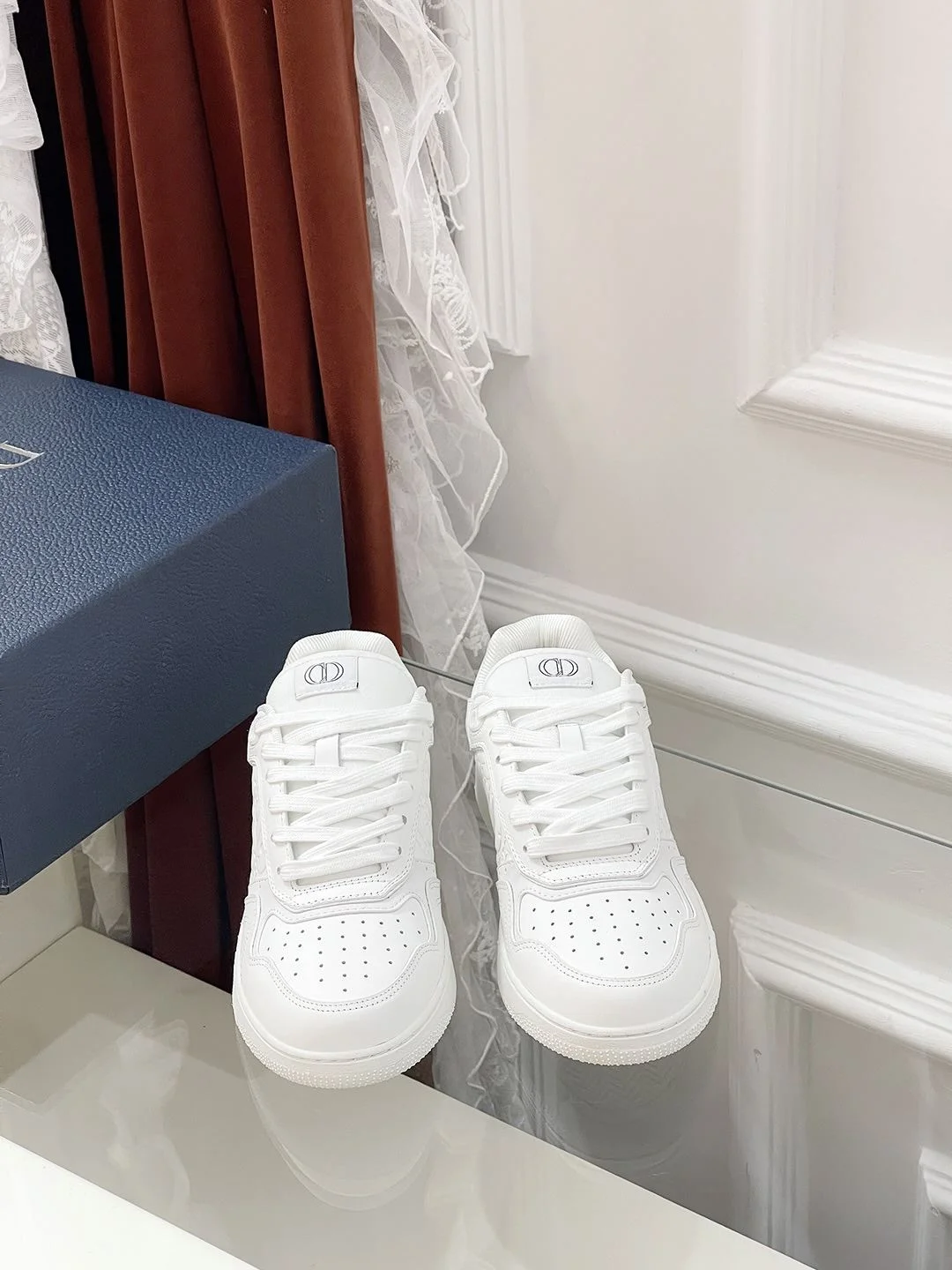 WrinkleFree Christian Dior Sneaker 21096