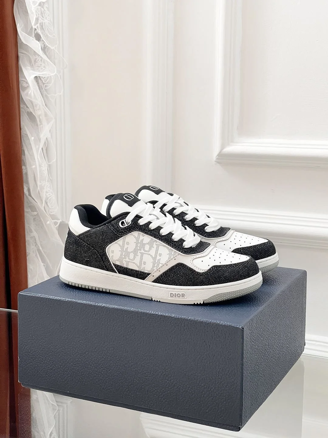 Affordable Christian Dior Sneaker 21085
