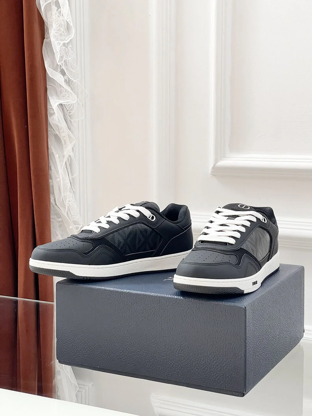 Seasonal Christian Dior Sneaker 21084