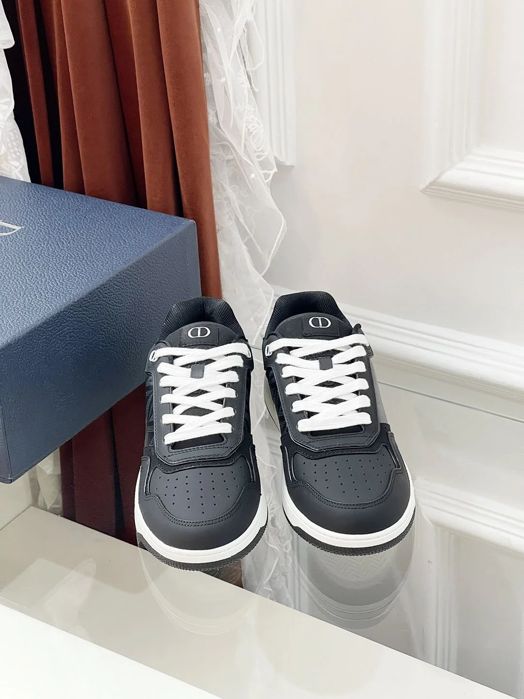 Seasonal Christian Dior Sneaker 21084