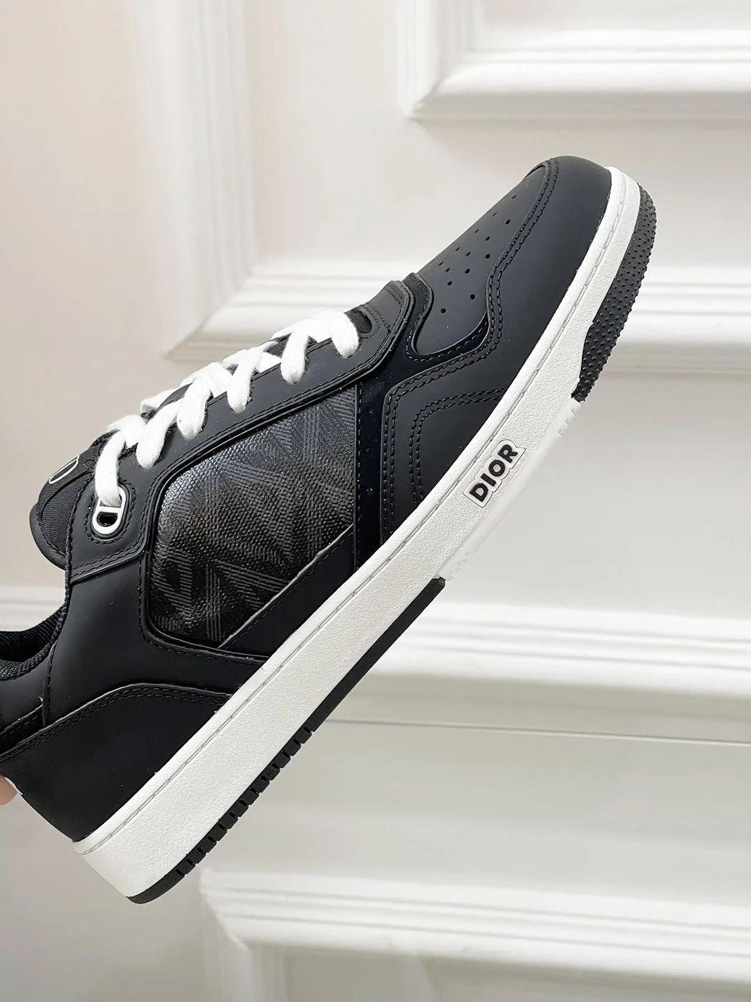 Seasonal Christian Dior Sneaker 21084