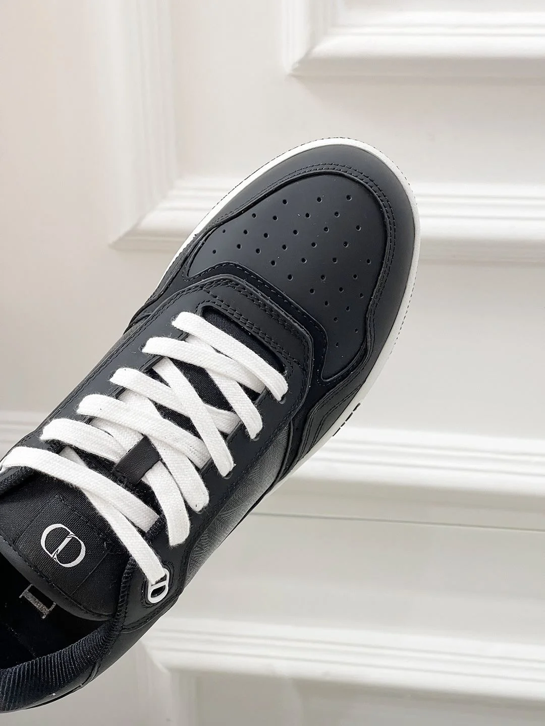 Seasonal Christian Dior Sneaker 21084