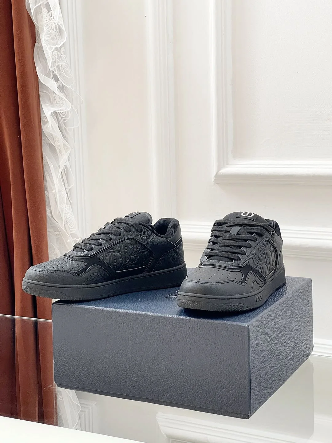 Supportive Christian Dior Sneaker 21078