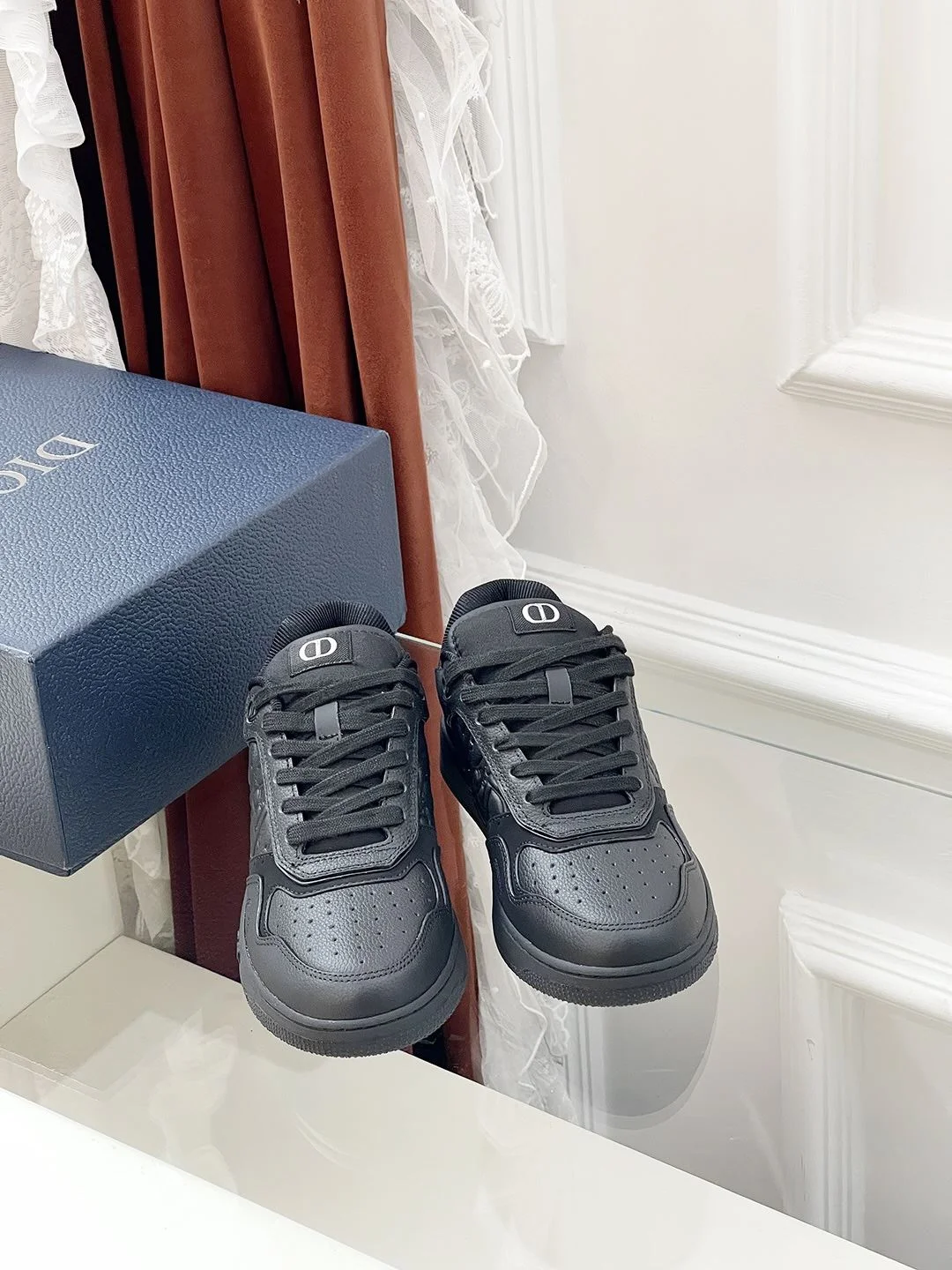 Supportive Christian Dior Sneaker 21078