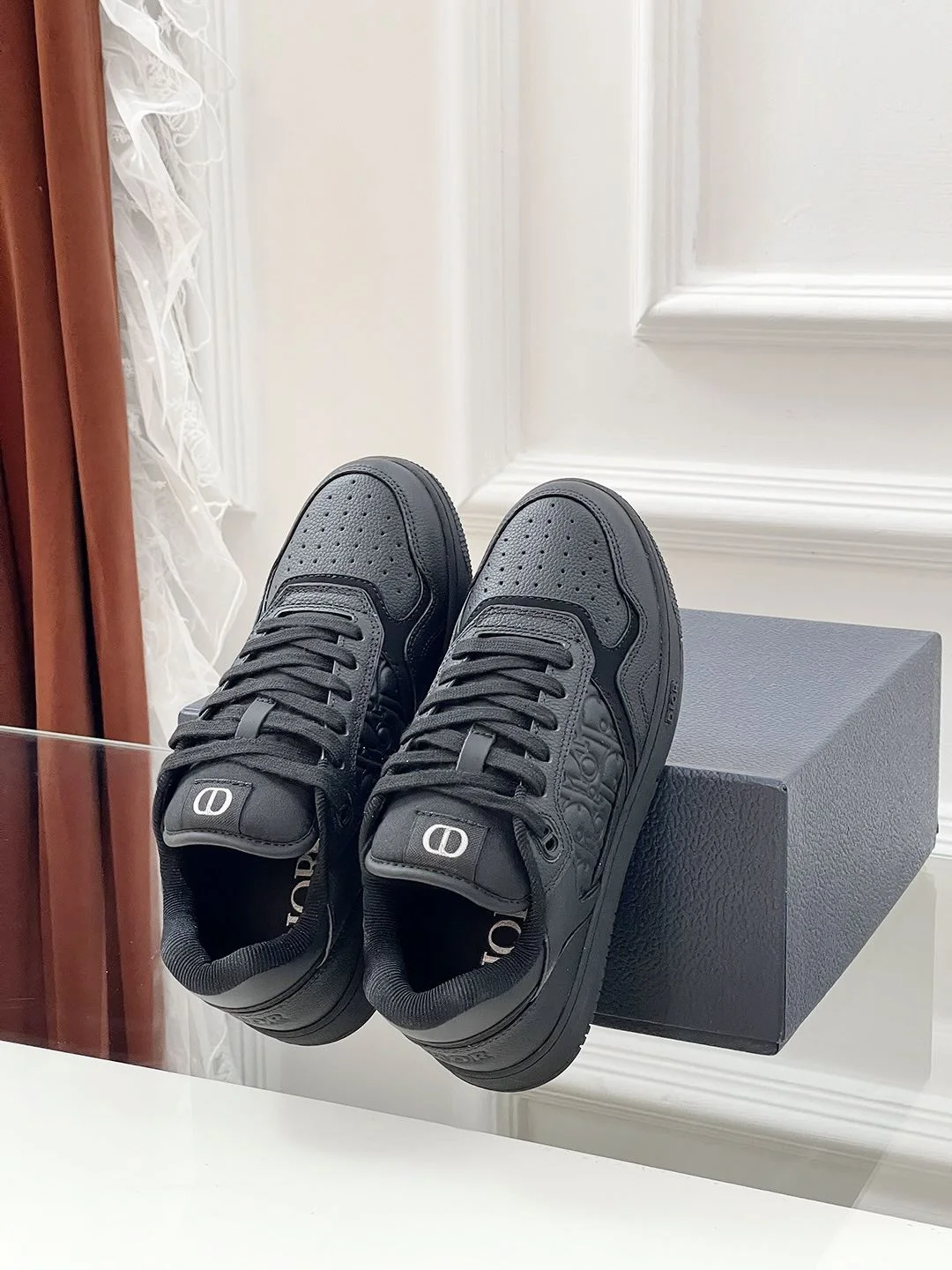 Supportive Christian Dior Sneaker 21078