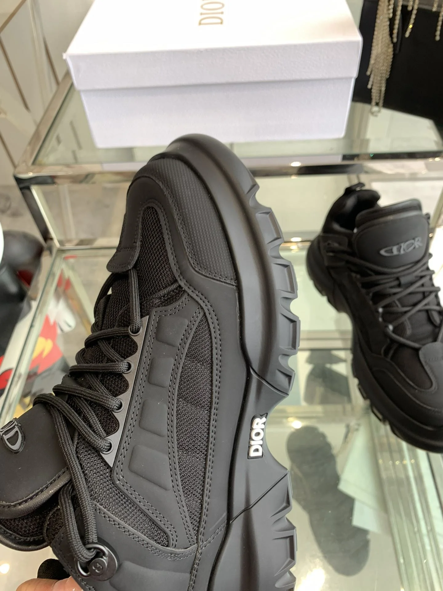 Vibrant Christian Dior Sneaker 21077