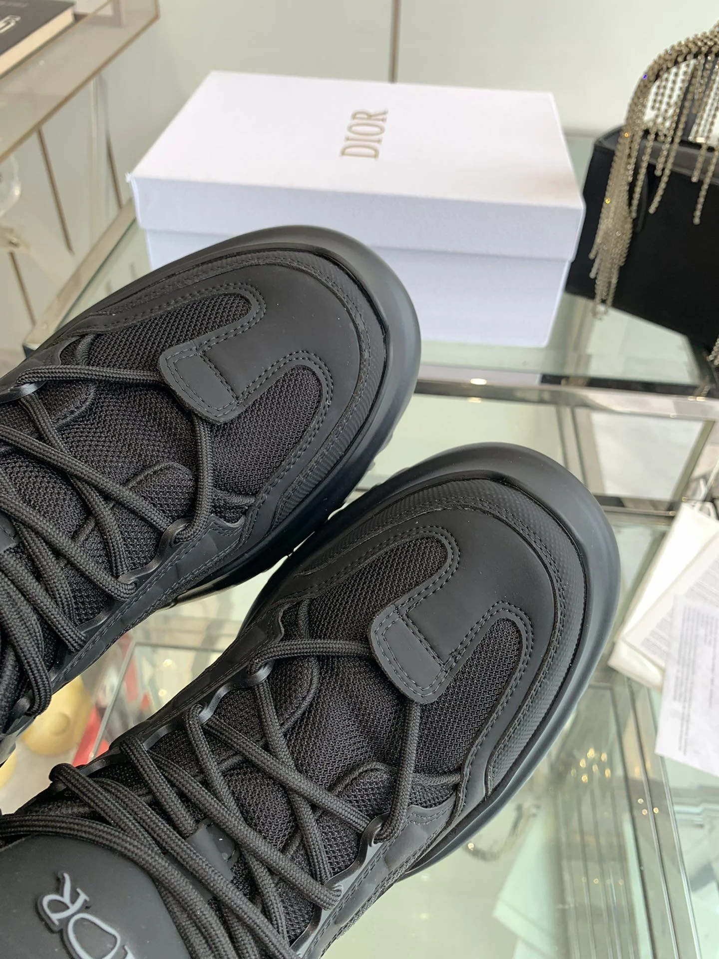 Vibrant Christian Dior Sneaker 21077