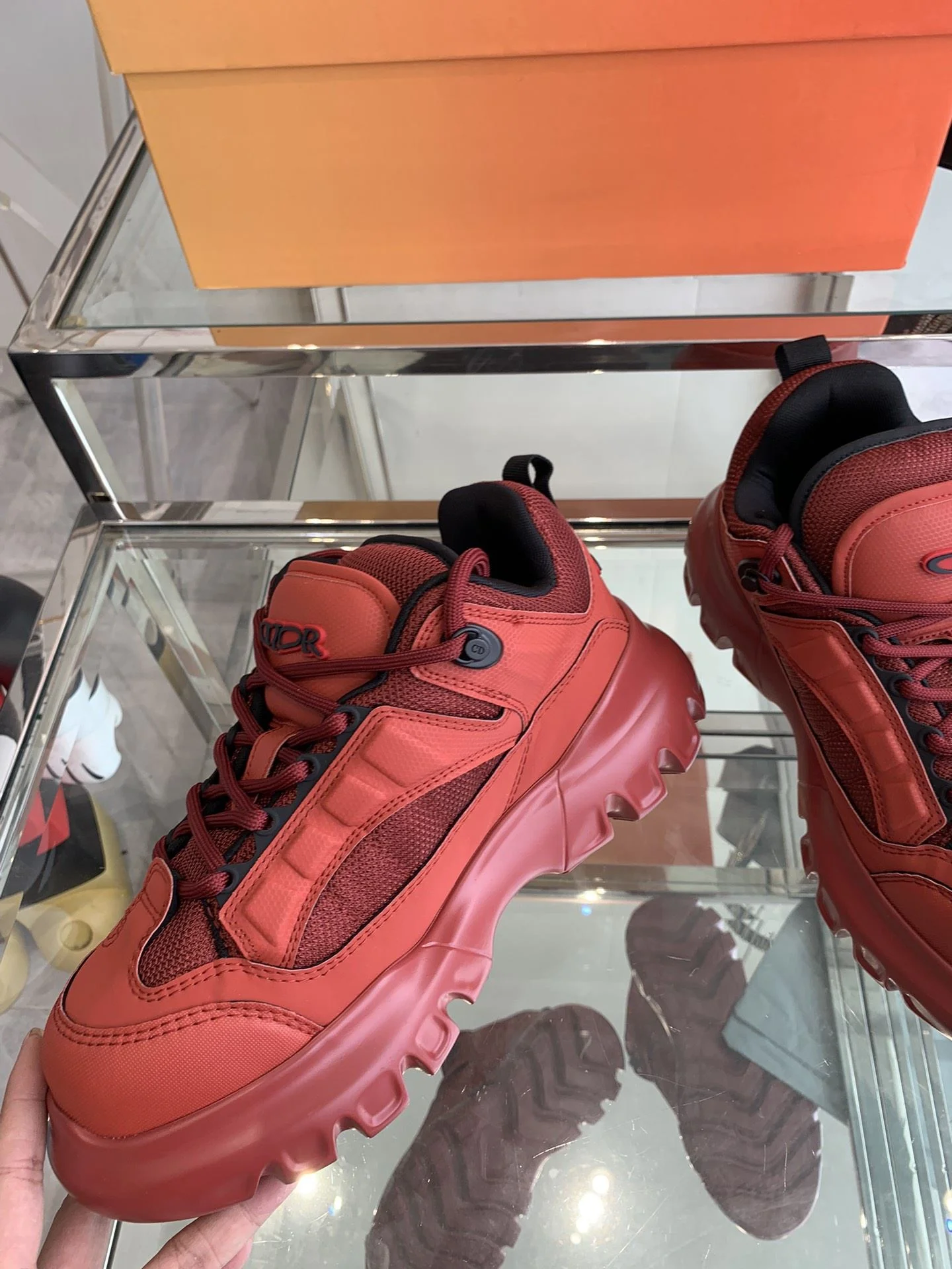 Supportive Christian Dior Sneaker 21079