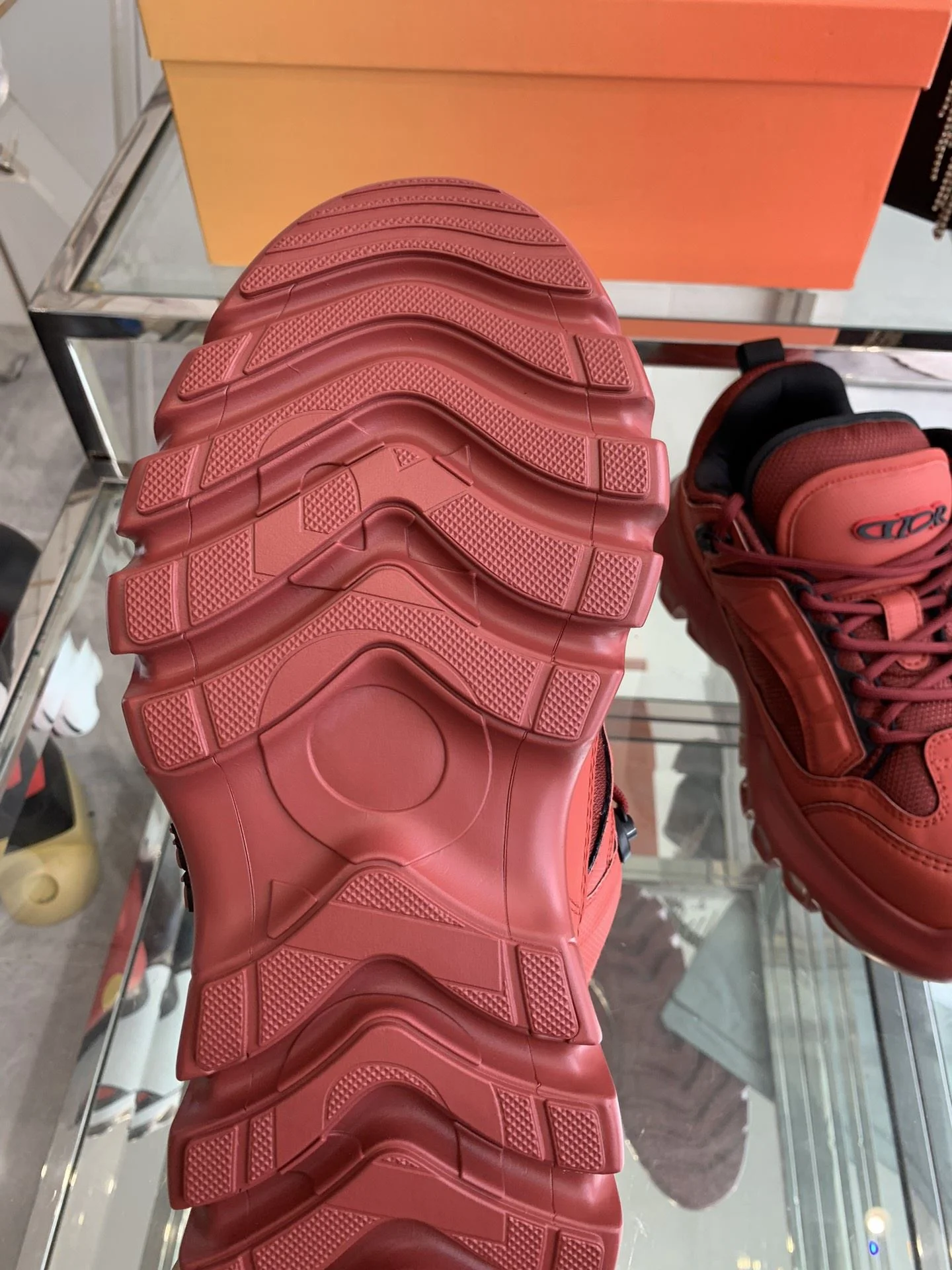 Supportive Christian Dior Sneaker 21079