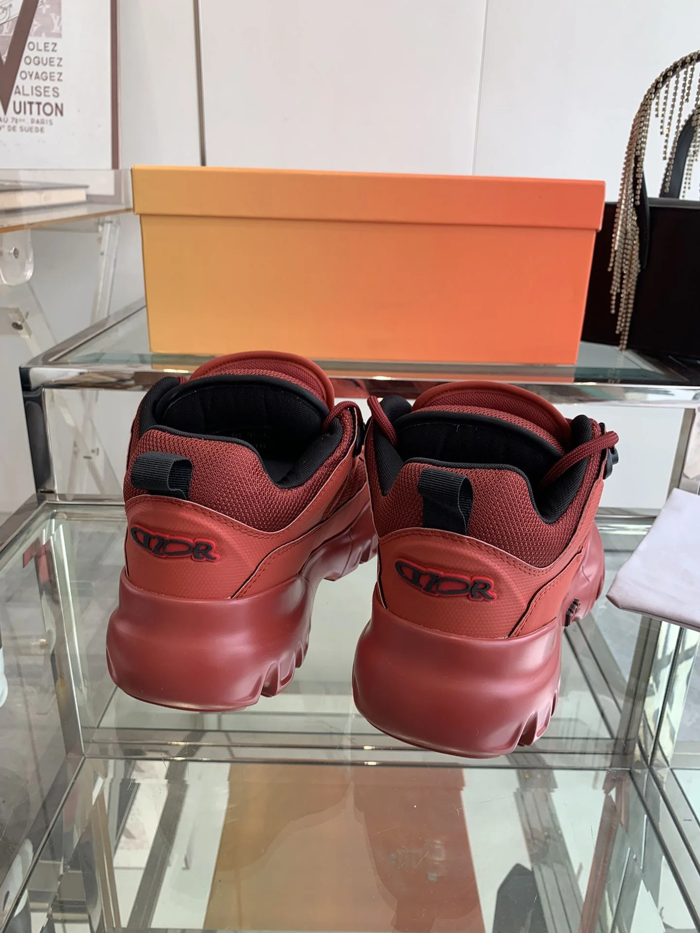 Supportive Christian Dior Sneaker 21079