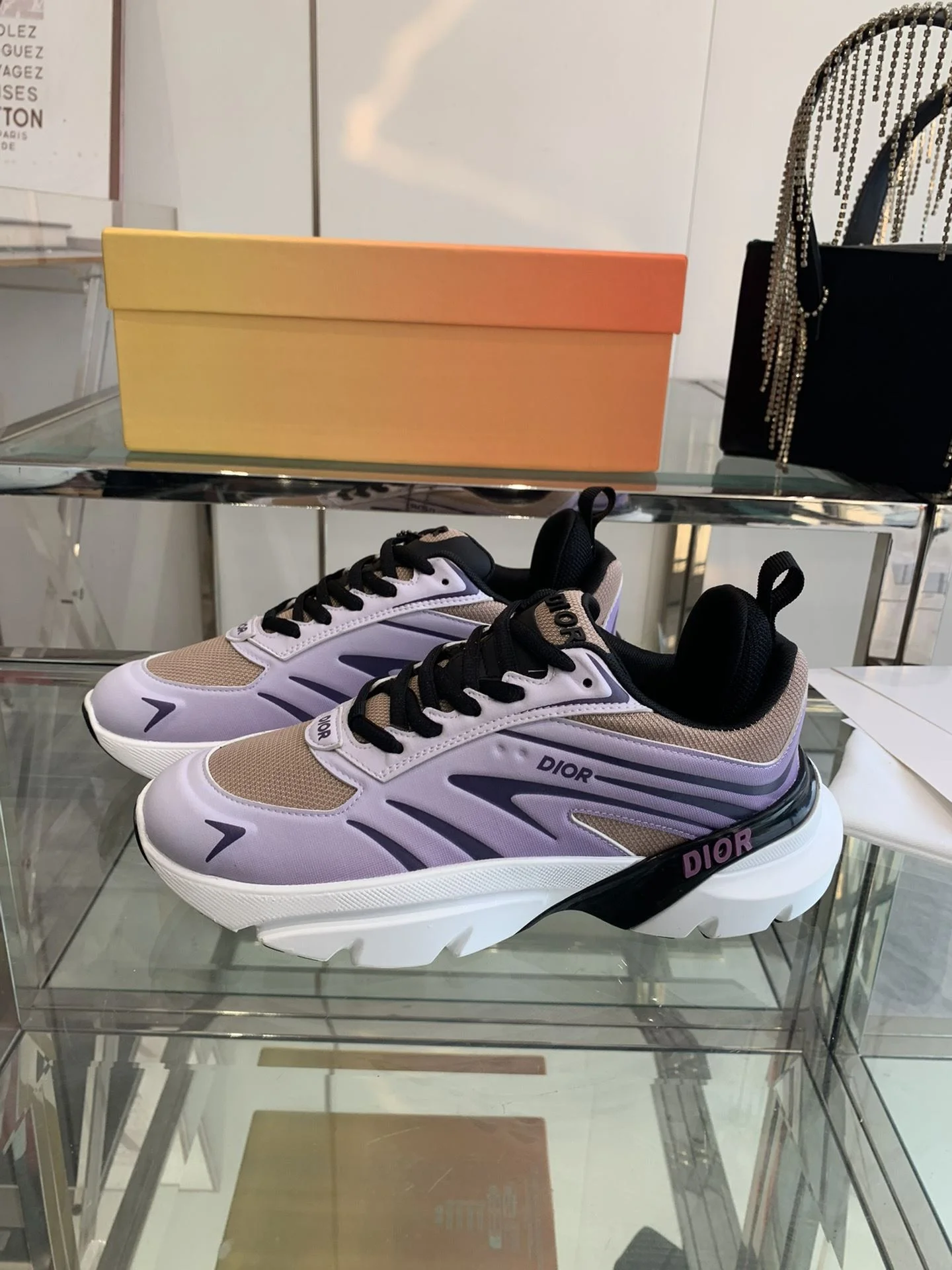 Christian Dior Sneaker Elegant 21069