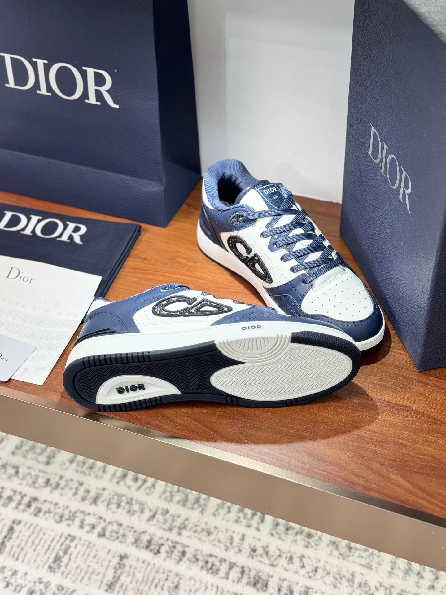 MultiPurpose Christian Dior Sneaker 21059