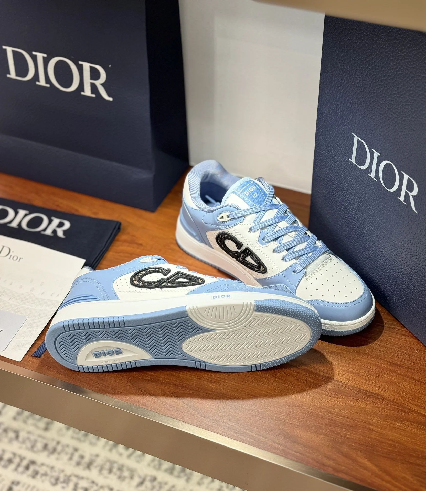FlexibleFit Christian Dior Sneaker 21058