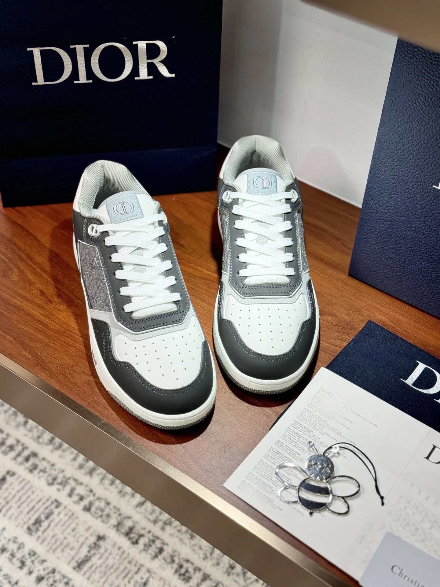 Reliable Christian Dior Sneaker 21053