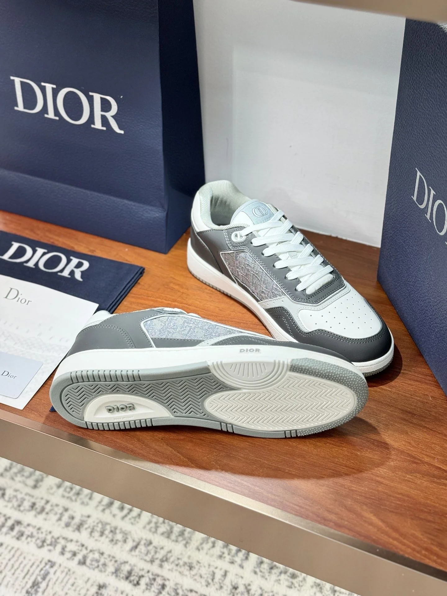 Reliable Christian Dior Sneaker 21053